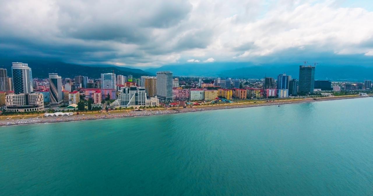 Sky Inn Batumi Exterior photo